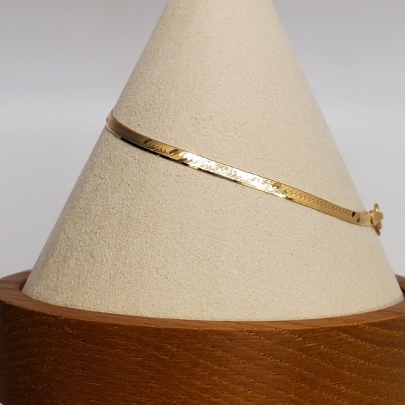 14k Solid Gold Herringbone Bracelet - Picture 3 of 12